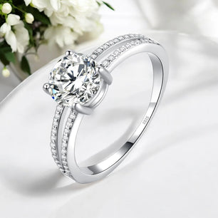 Elegant Moissanite 925 Silver Eternal Ring - Ornalux