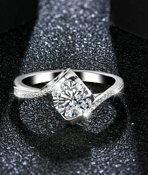 Elegant 1.0CT Round Cut Moissanite Ring for Women - Ornalux