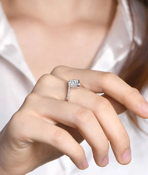 Elegant 1.0CT Round Cut Moissanite Ring for Women - Ornalux