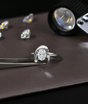 Sparkling Oval Cut Moissanite Diamond Ring - Ornalux