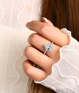 Luxury Pear Cut 2CT Moissanite Engagement Ring - D Color - Ornalux